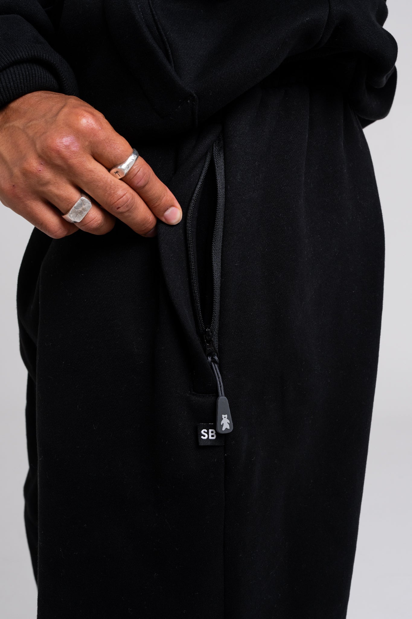 Offline Trackies - Black